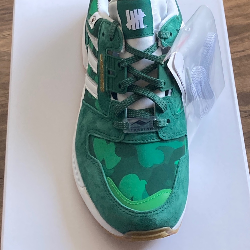 BAPE UNDEFEATED ADIDAS ZX 8000
